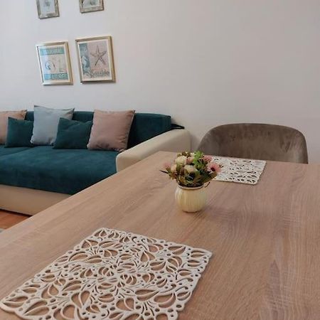 Garsoniera Centrala Renovata بوخارست المظهر الخارجي الصورة