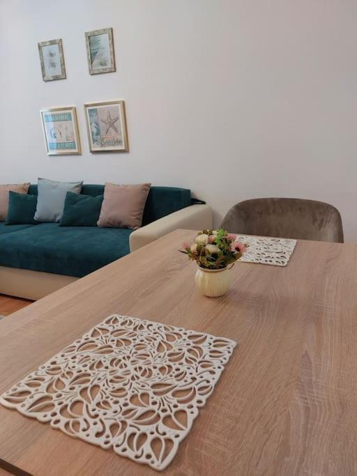 Garsoniera Centrala Renovata بوخارست المظهر الخارجي الصورة